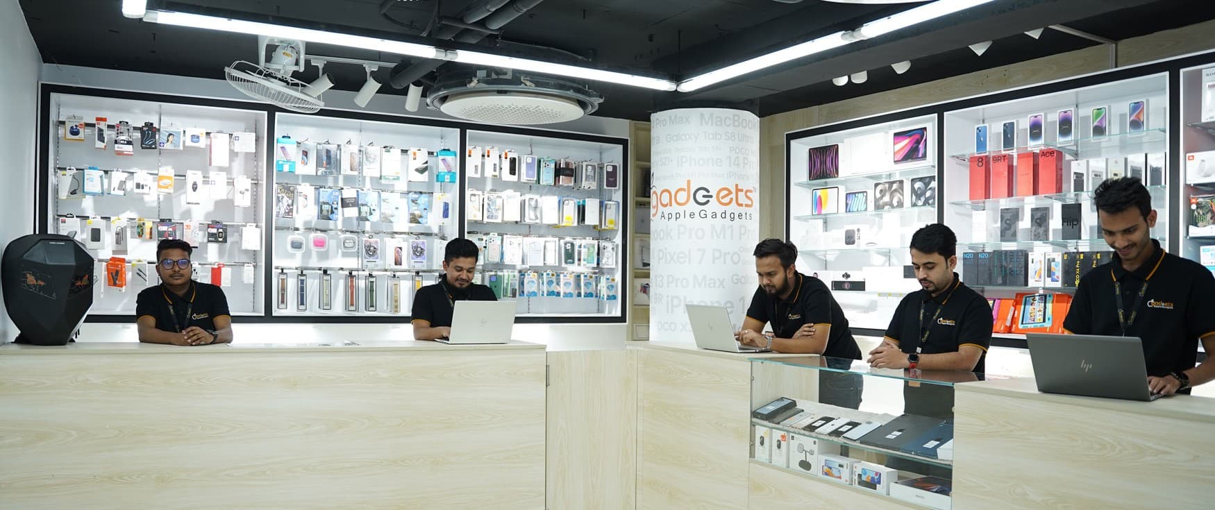 Apple Gadegets outlet photo.